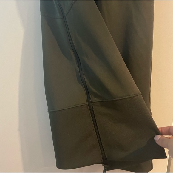 BNWT Nike limited addition midi skirt with side slit zipper - Picture 3 of 7